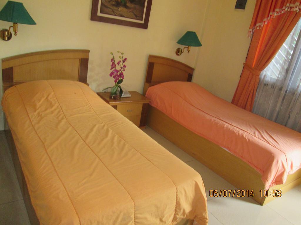 Sapadia Hotel And Cottage Parapat Room photo