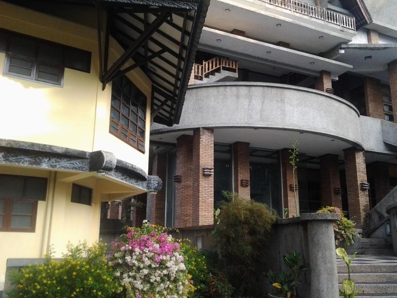 Sapadia Hotel And Cottage Parapat Exterior photo