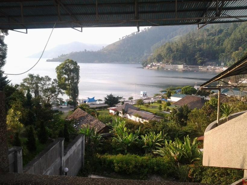 Sapadia Hotel And Cottage Parapat Exterior photo