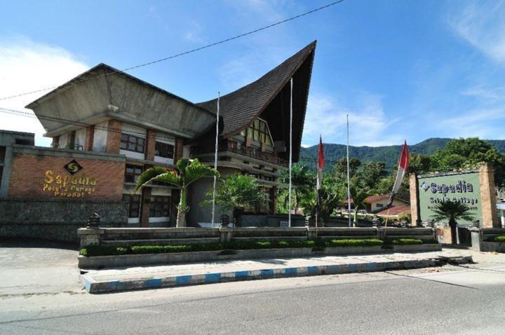 Sapadia Hotel And Cottage Parapat Exterior photo